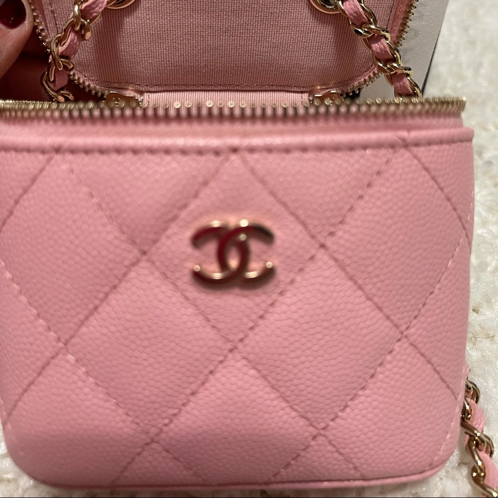 CHANEL Vanity on a Chain Pink Caviar 💗 - Picture 8 of 10
